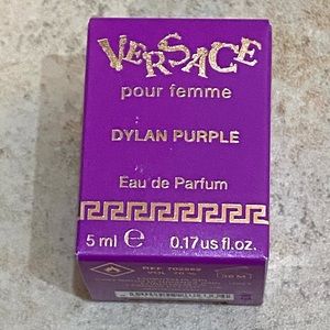 New in Box Versace Dylan Purple Pour Femme Eau De Parfum Mini 0.17 oz